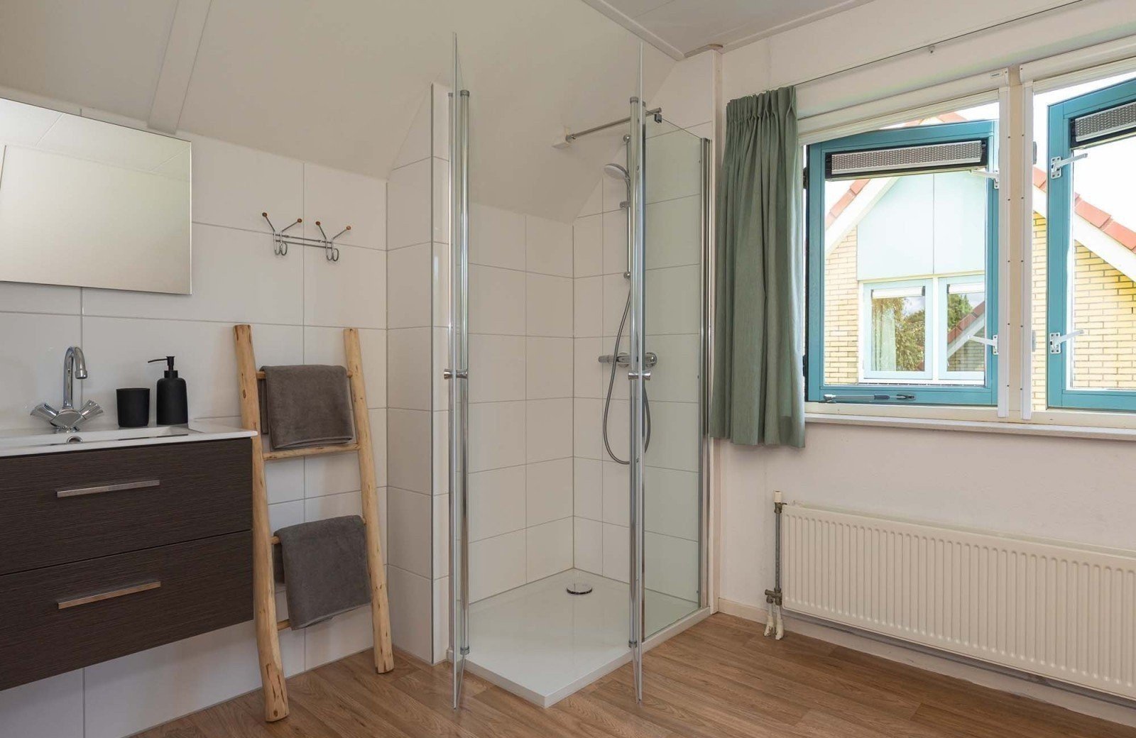 Badkamer vakantiehuis 12 personen ijsselhof