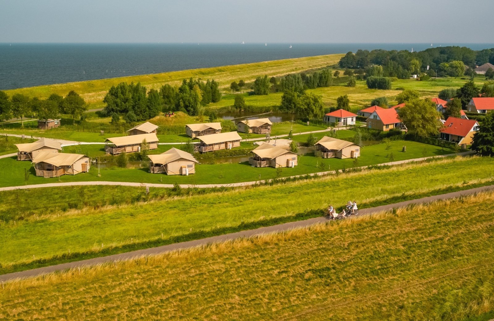 Safaritent aan het water noord holland