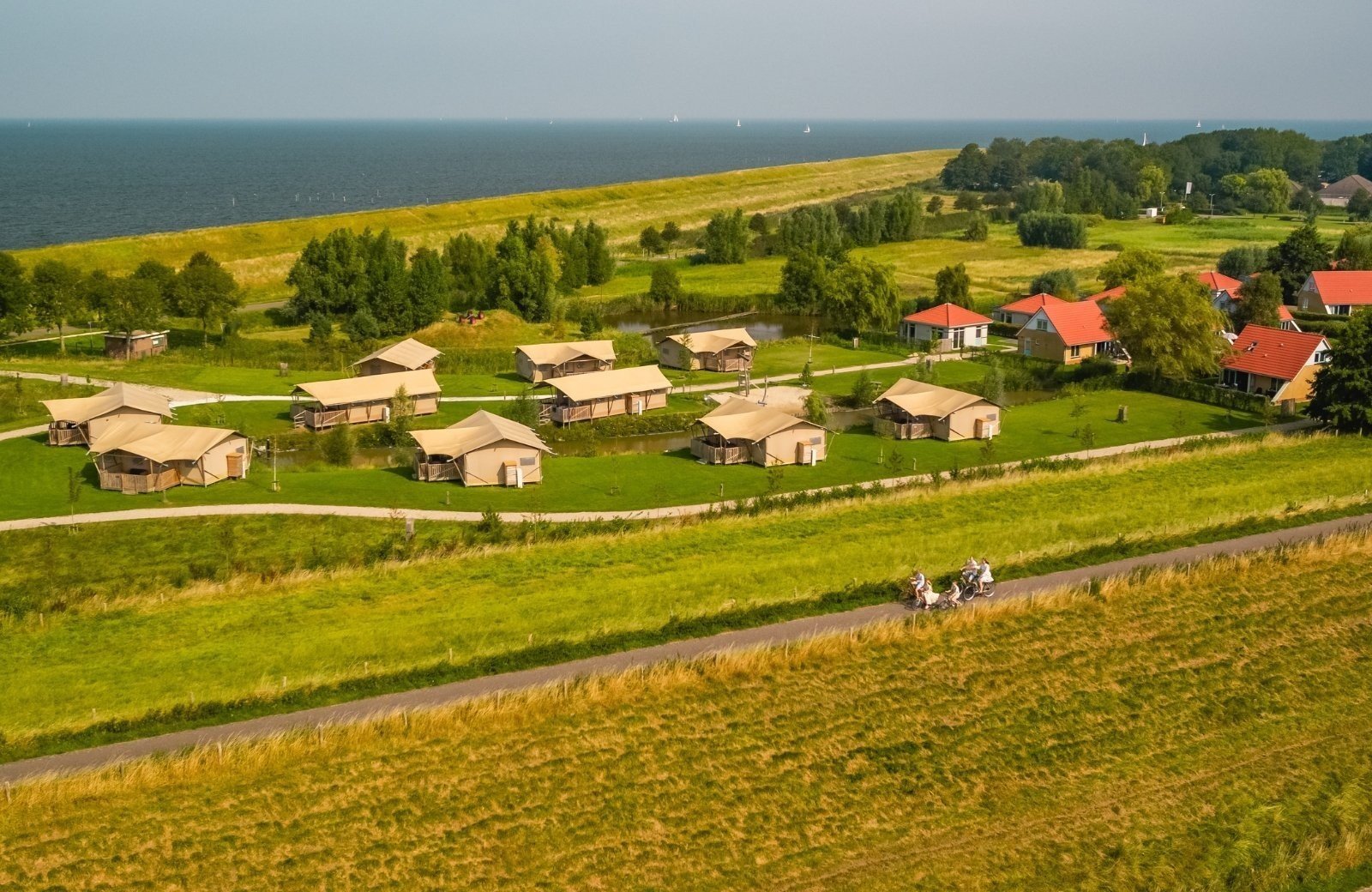 Safaritent aan het water noord holland